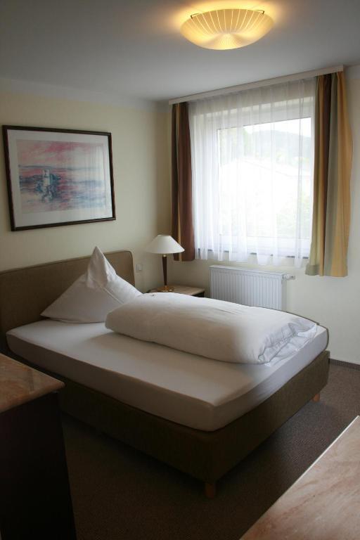 Hotel-Restaurant Stollen Mechernich Phòng bức ảnh