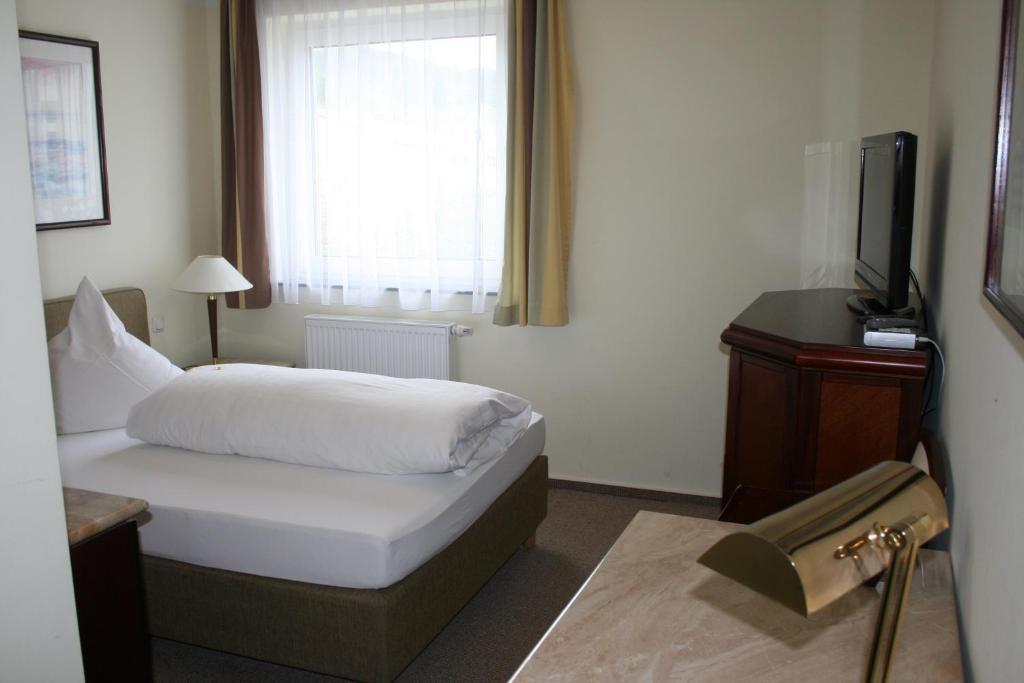 Hotel-Restaurant Stollen Mechernich Phòng bức ảnh