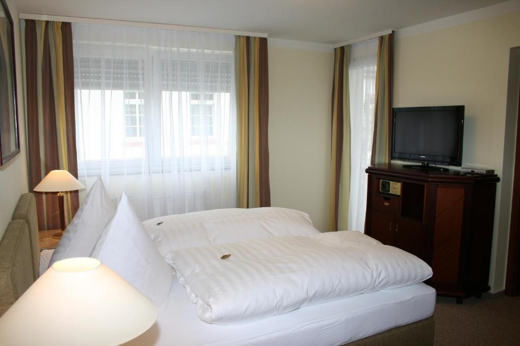 Hotel-Restaurant Stollen Mechernich Phòng bức ảnh